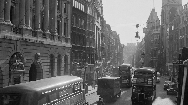 london-history-day_fleet-street-city-of-london-john-gay-1960-1970-copyright-historic-england-archive_fbad709aeed58627dcf97f9ac22ddbda